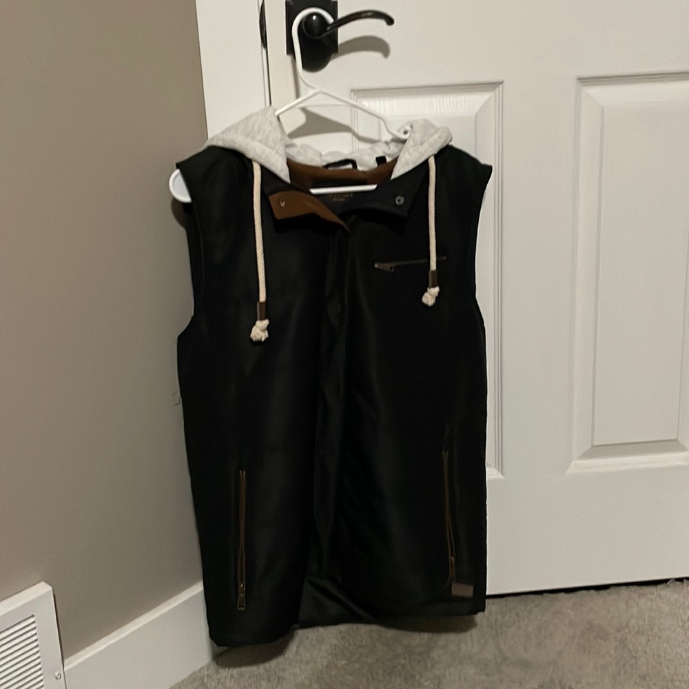 Nordstrom (Outpost Makers) Hooded Vest! SIZE: M